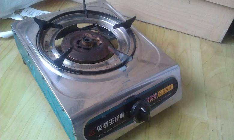 燃?xì)庠铧c(diǎn)火針一直響