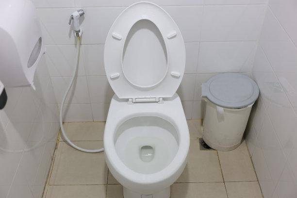 馬桶堵了怎么辦