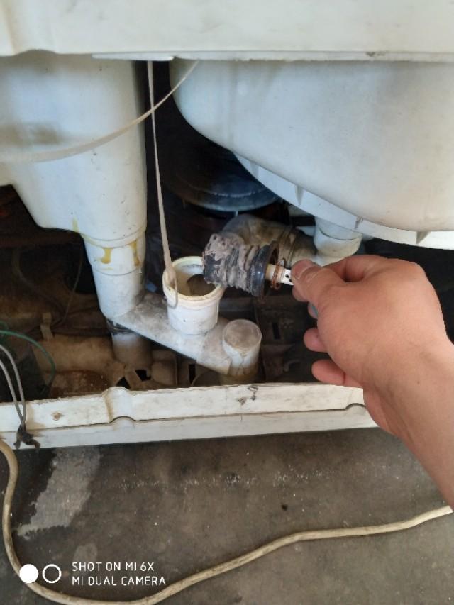 雙桶洗衣機(jī)洗衣時(shí)排水怎么辦
