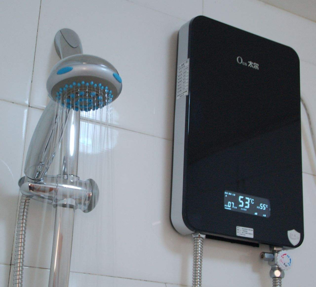 電熱水器速熱和即熱有什么區(qū)別