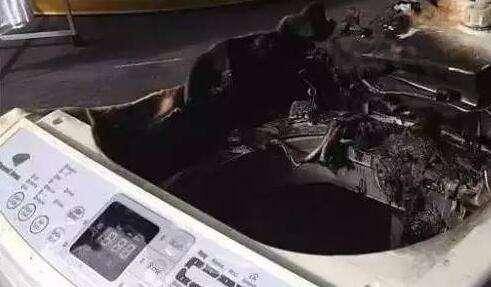 羽絨服能用洗衣機(jī)洗嗎