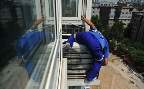 ��ɽ�����ƙC(j��)���{(di��o)���T�ļҺ�_24С�r(sh��)����(w��)